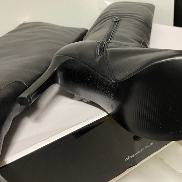 9 West NWT size 11 ladies Leather Dress Boots - Picture 2 of 3